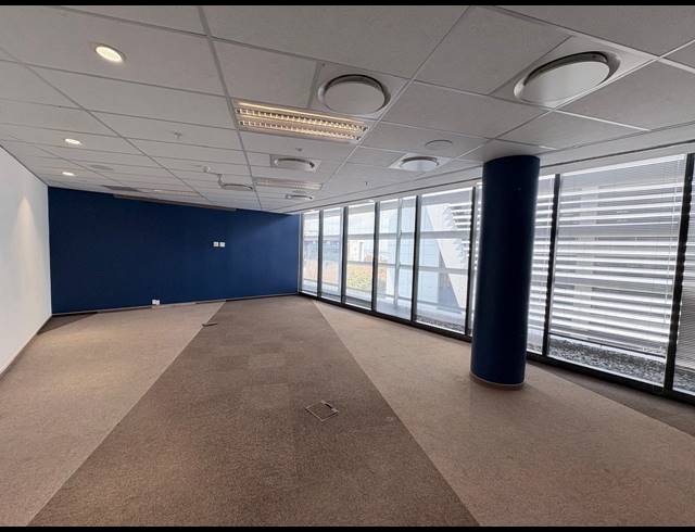 1,292M² OFFICE TO LET IN WATERFALL